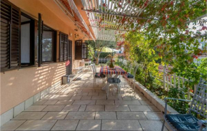3 Bedroom Gorgeous Apartment In Novi Vinodolski